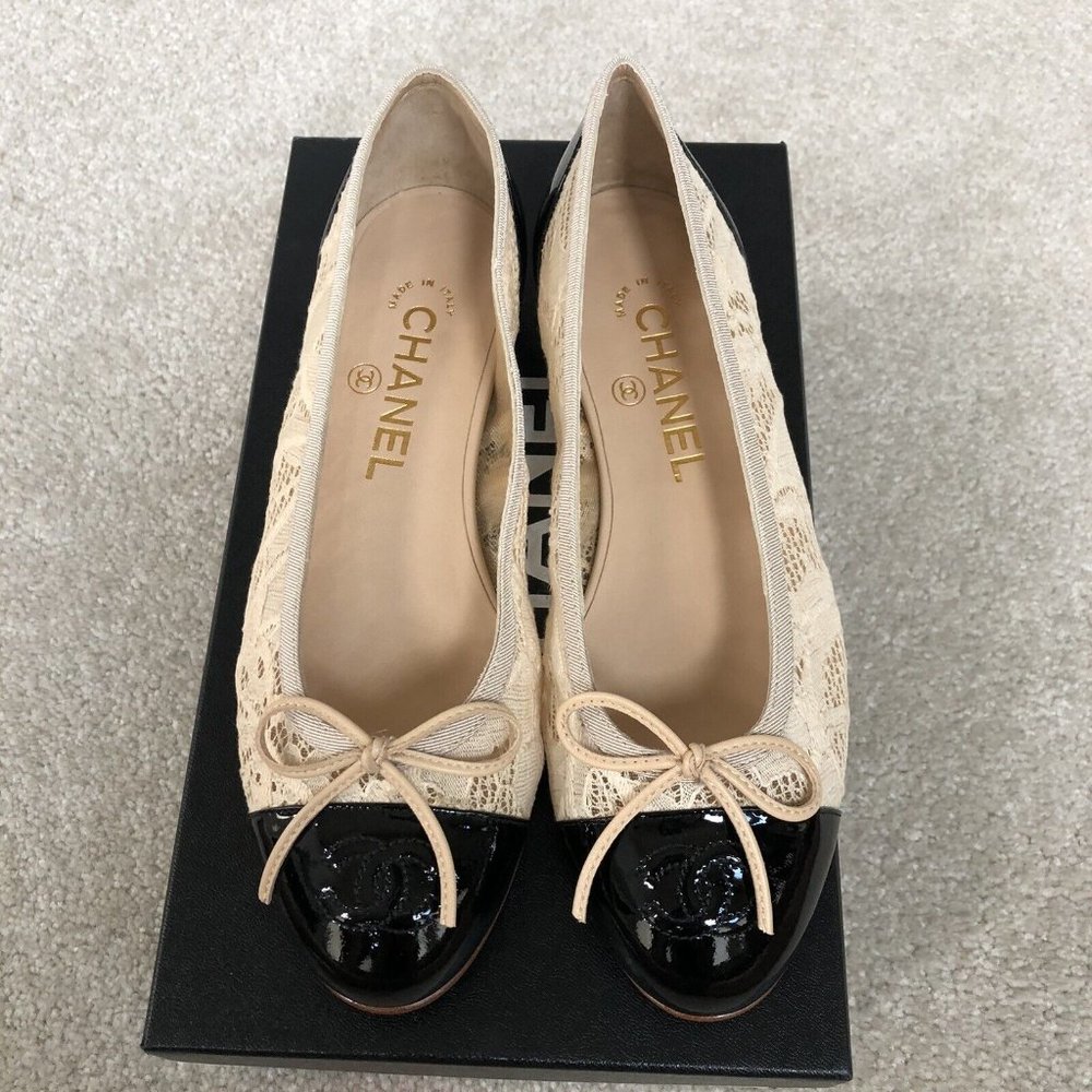 Chanel Lace Cap Toe Ballet Flats 37.5